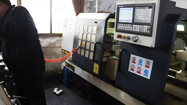 新華鼎-研發人員